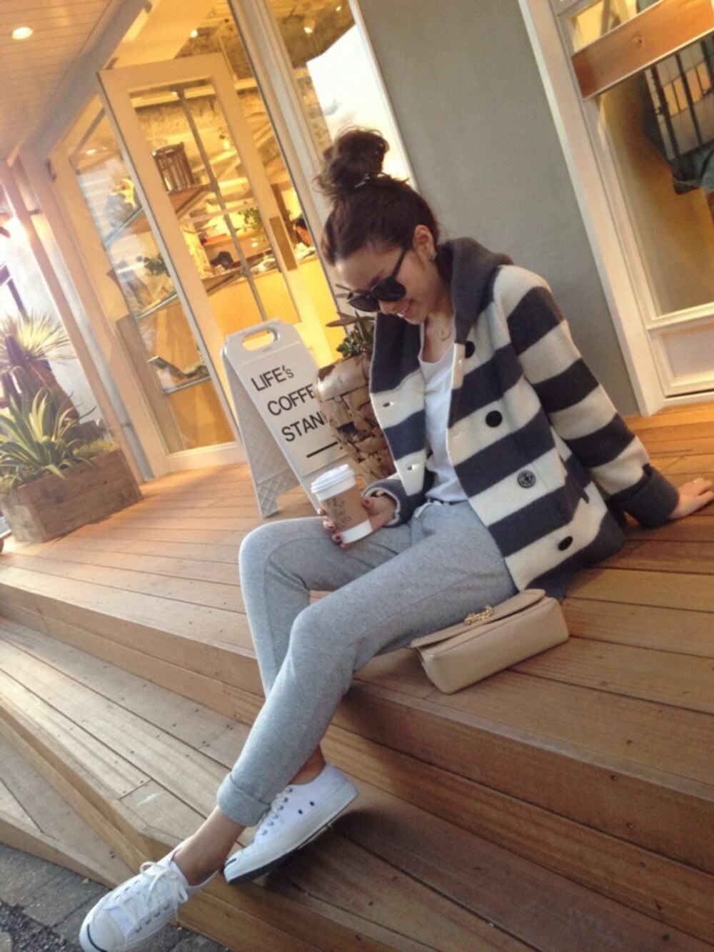 「TODAYFUL、LIFE's#203、LIFEs、ボーダー」｜「TODAYFULのボーダーニットコート（ピーコート、ブルー系）」を使った、Piさん（レディース・165cm）の秋コーディネートの1枚目の写真