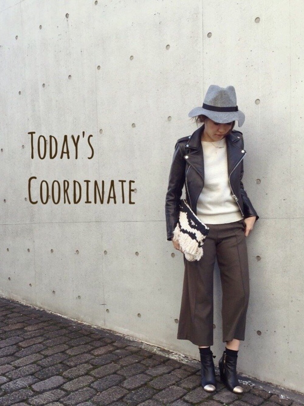 「chanel、TODAYFUL、LIFE's、ライダース、ハット、バイカラー、ブーティ、レザージャケット」｜「TODAYFULのレザーライダースジャケット（ライダースジャケット、ブラック系）」を使った、Piさん（レディース・165cm）の冬コーディネートの1枚目の写真