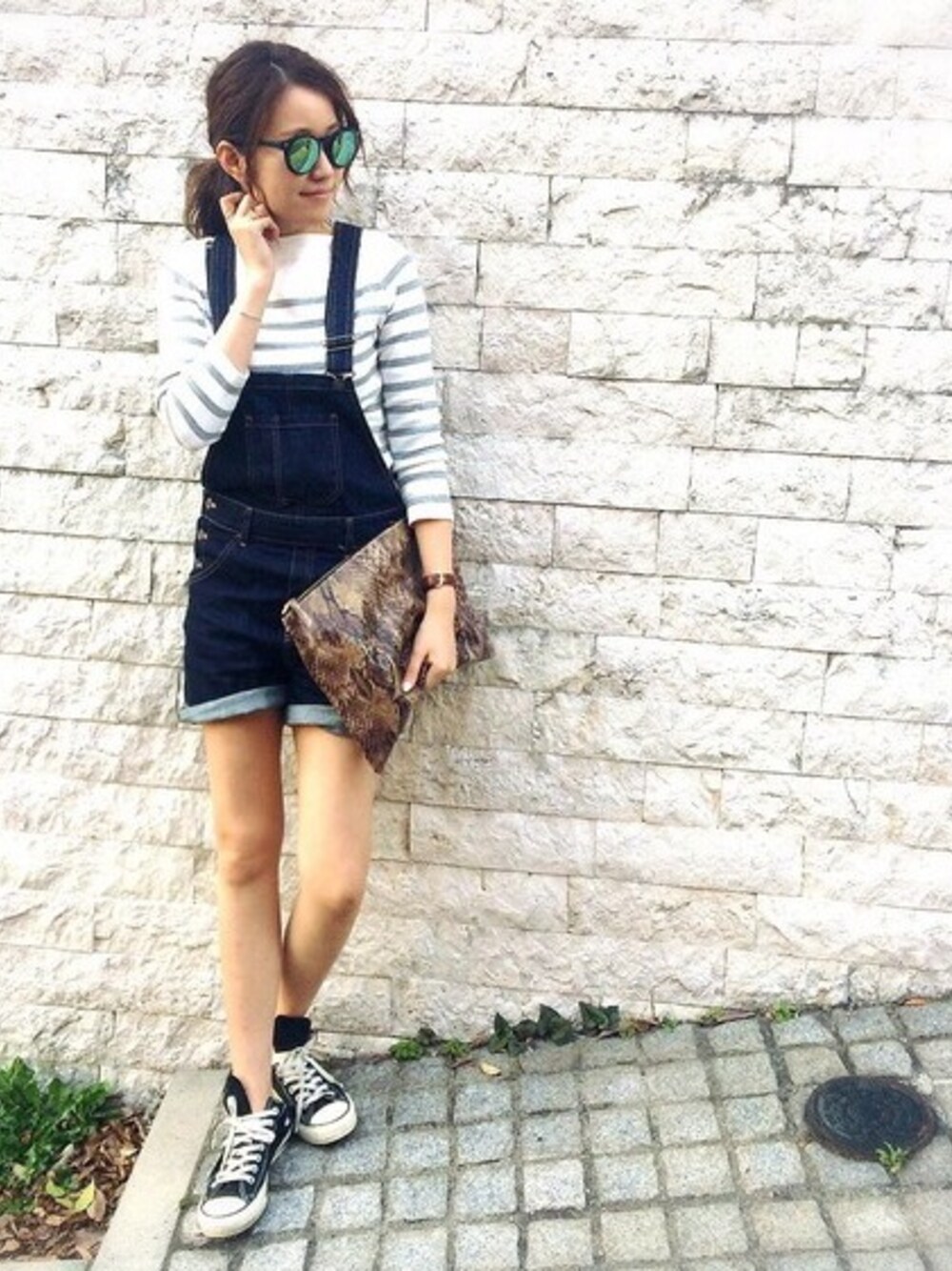 「TODAYFUL、LIFE's#203」｜「TODAYFULのデニムショートサロペット（サロペット/オーバーオール、ブルー系）」を使った、Piさん（レディース・165cm）の春コーディネートの1枚目の写真