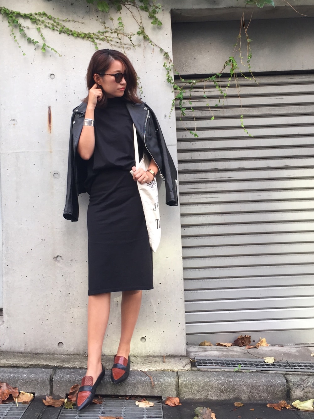 「ライダース、TODAYFUL、セットアップ、CELINE」｜「TODAYFULのレザーライダースジャケット（ライダースジャケット、ブラック系）」を使った、Piさん（レディース・165cm）の秋コーディネートの1枚目の写真