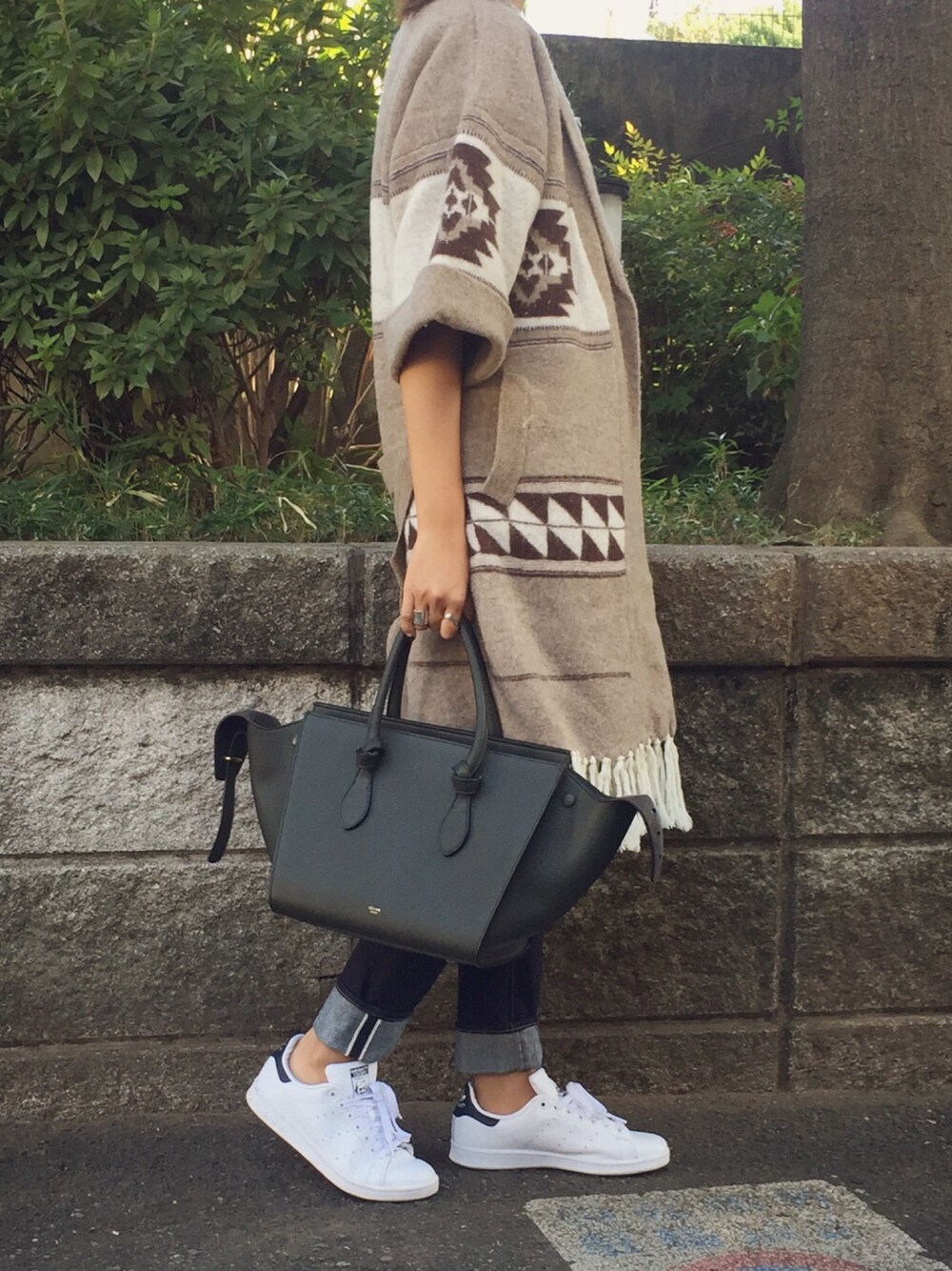 「ネイティブ柄、TODAYFUL」｜「TODAYFULのネイティブガウン（その他アウター、ベージュ系）」を使った、Piさん（レディース・165cm）の秋コーディネートの1枚目の写真