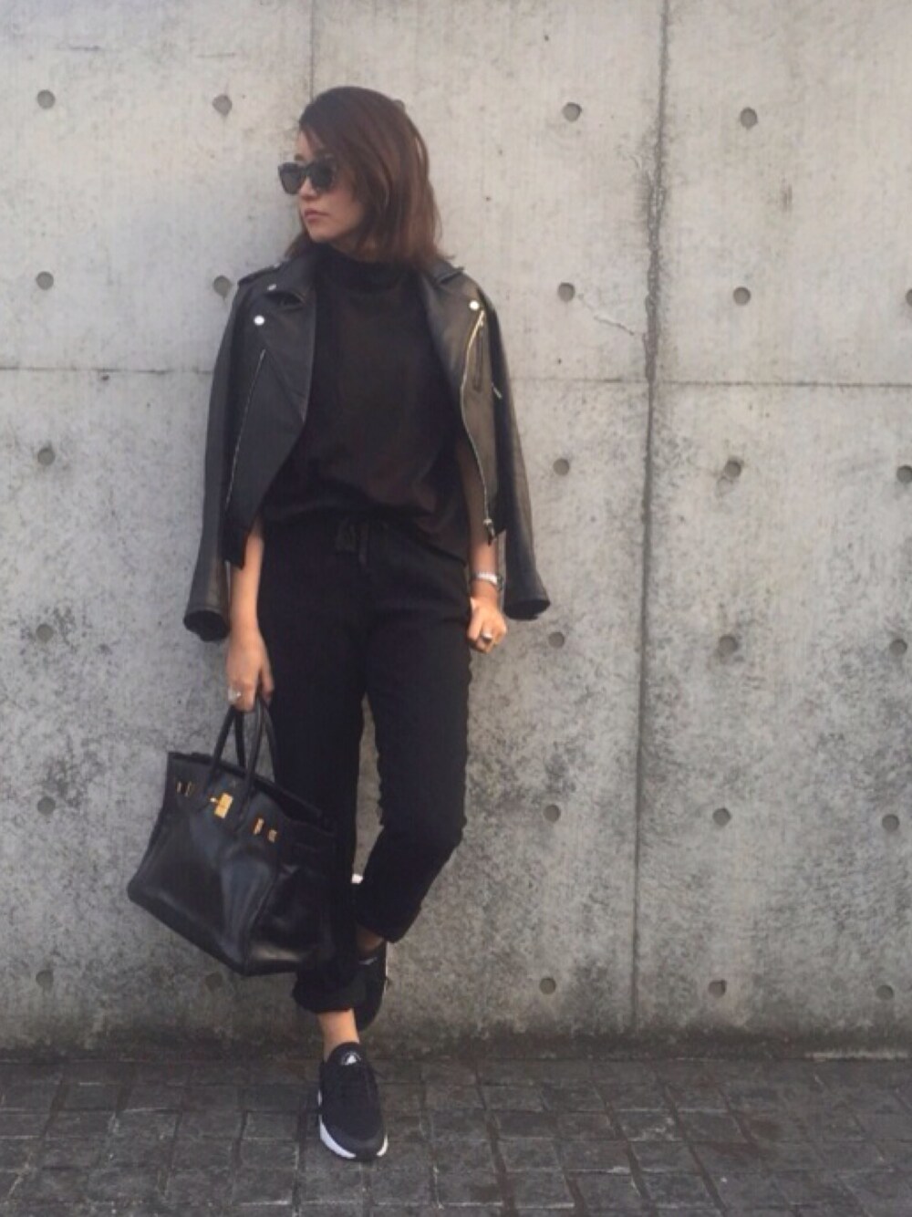 「シンプル、カジュアル、TODAYFUL」｜「TODAYFULのハイネックTシャツ（Tシャツ/カットソー、ブラック系）」を使った、Piさん（レディース・165cm）の春コーディネートの1枚目の写真