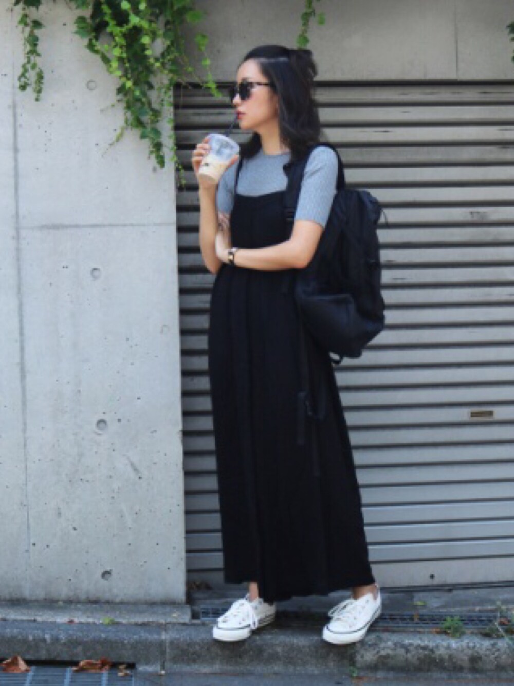 「シンプルコーデ、カジュアル、ラクチンコーデ、オトナカジュアル、ootd、大人コーデ、TODAYFUL」｜「TODAYFULのベアトップサロペット（サロペット/オーバーオール、ブラック系）」を使った、Piさん（レディース・165cm）の夏コーディネートの1枚目の写真