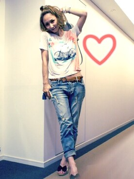 「stradivarius（ストラディバリウス）のアイテム（Tシャツ/カットソー、ホワイト系）」を使った、吉川まあこさん（レディース・166cm）の夏コーディネート