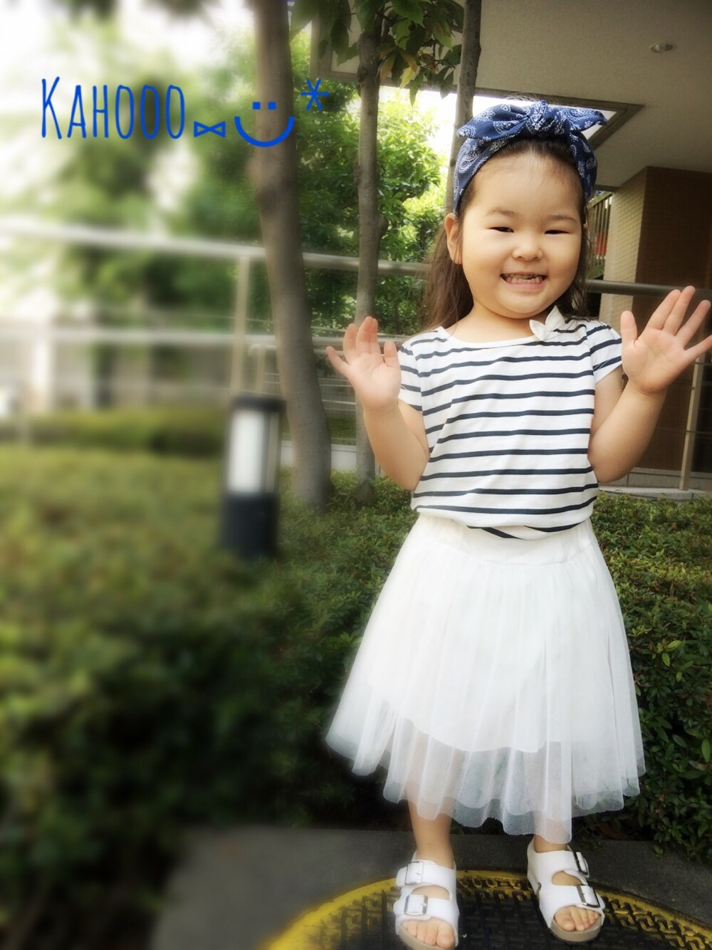 「ヘアバンド、チュールスカート、ボーダー、ホワイトコーデ、韓国子供服、姉妹コーデ」｜「H&Mのアイテム（Tシャツ/カットソー、ホワイト系）」を使った、kahoooさん（キッズ・80cm）の夏コーディネートの1枚目の写真