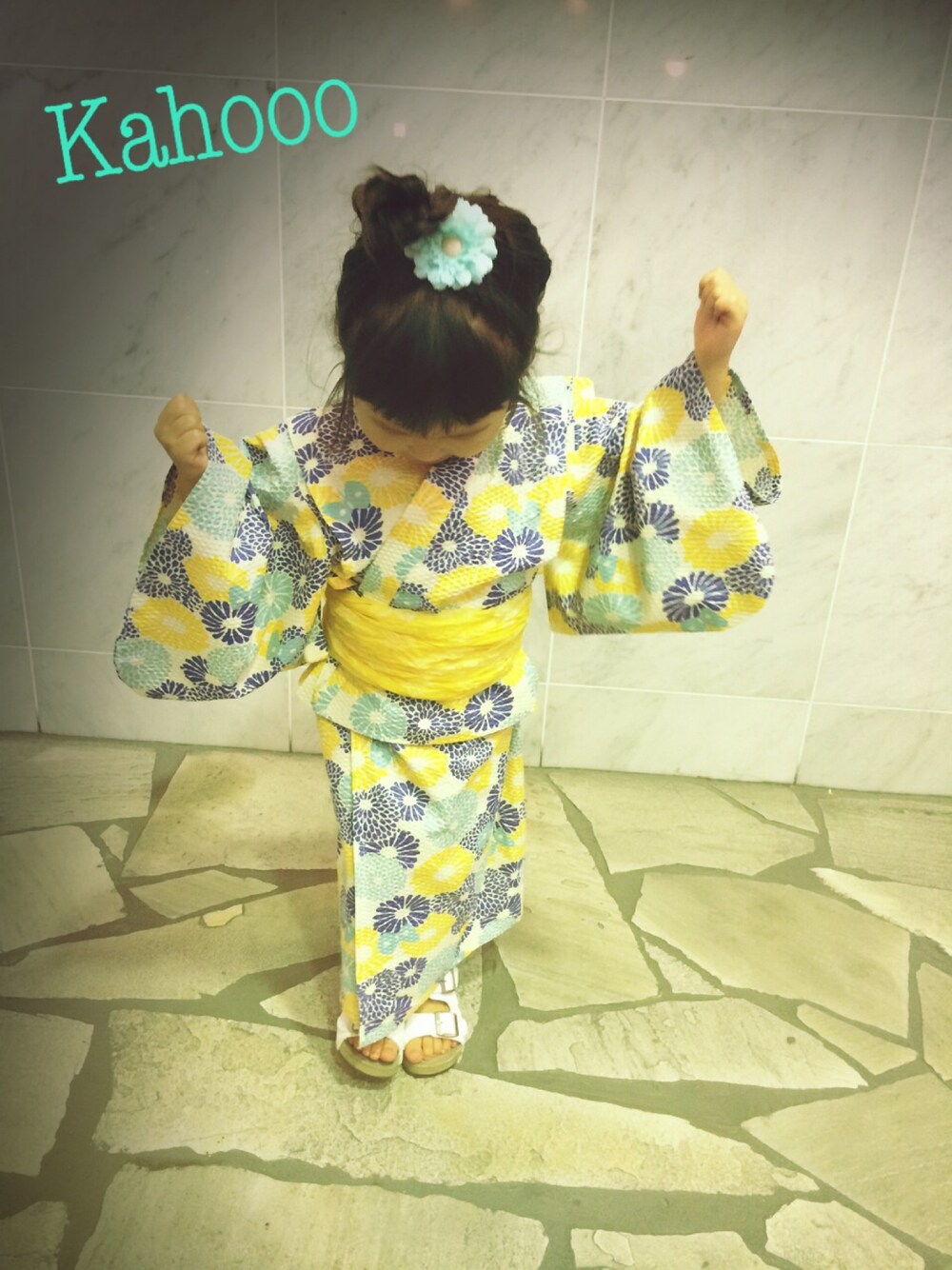 「浴衣、お祭り」｜「Ampersandの菊柄浴衣<女の子>（浴衣、ブルー系）」を使った、kahoooさん（キッズ・90cm）の夏コーディネートの1枚目の写真