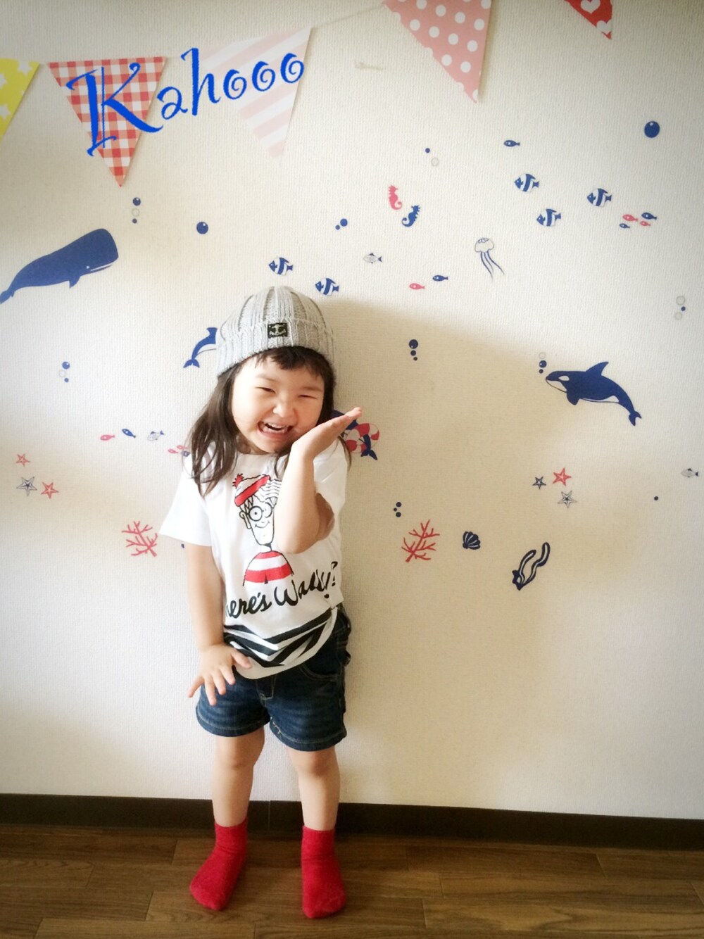 「ウォーリーをさがせ！、あかいくつした、ニット帽」｜「F.O.KIDSのアイテム（ニットキャップ/ビーニー、グレー系）」を使った、kahoooさん（キッズ・90cm）の夏コーディネートの1枚目の写真