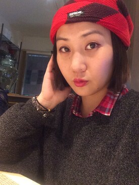 「red」｜「アイテム（ニットキャップ/ビーニー）」を使った、Christy Wongさん（レディース・160cm）の冬コーディネート