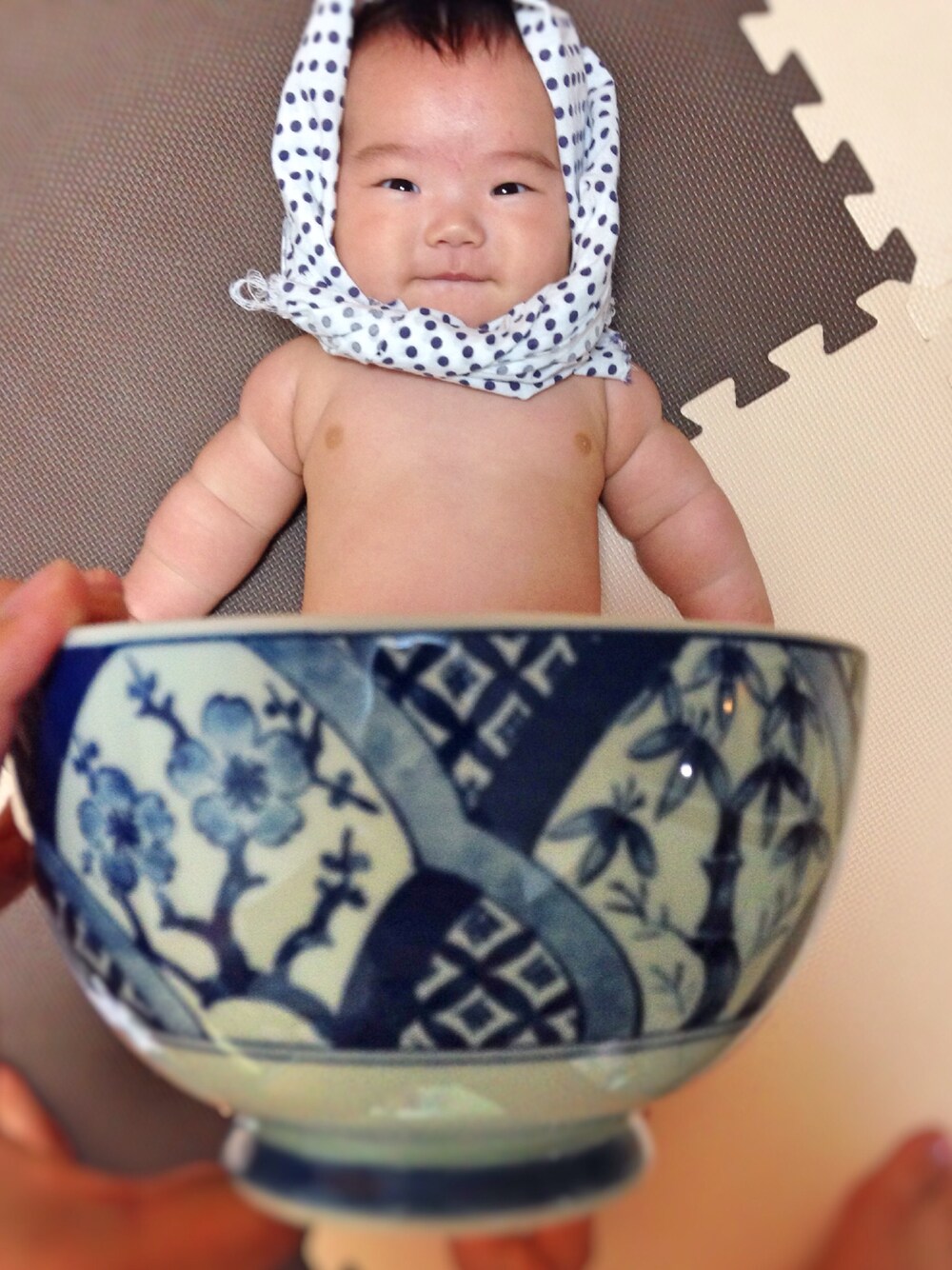 「ひよこクラブコーデコンテスト、上島竜兵、寝相アート」｜「母ちゃんのどんぶりのアイテム（食器、ブルー系）」を使った、umeさん（キッズ・153cm）の冬コーディネートの1枚目の写真