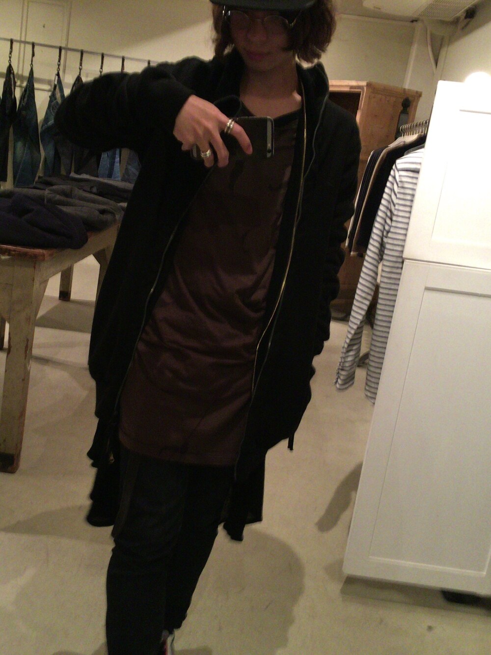 「boris bidjan saberi、hatra、11by boris bidjan saberi、kuro、adidas、mode、mens fashion」｜「Boris Bidjan Saberiのアイテム（パーカー、ブラック系）」を使った、みきぴっぴさん（メンズ・165cm）の冬コーディネートの1枚目の写真