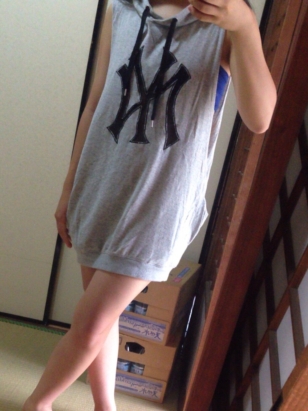 「東京の109のどこか笑のアイテム（ワンピース、グレー系）」を使った、eaさん（メンズ・155cm）の夏コーディネートの1枚目の写真