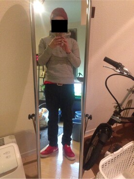 「ユニクロ（パーカー、グレー系）」を使った、TAKAさん（メンズ・178cm）の春コーディネート