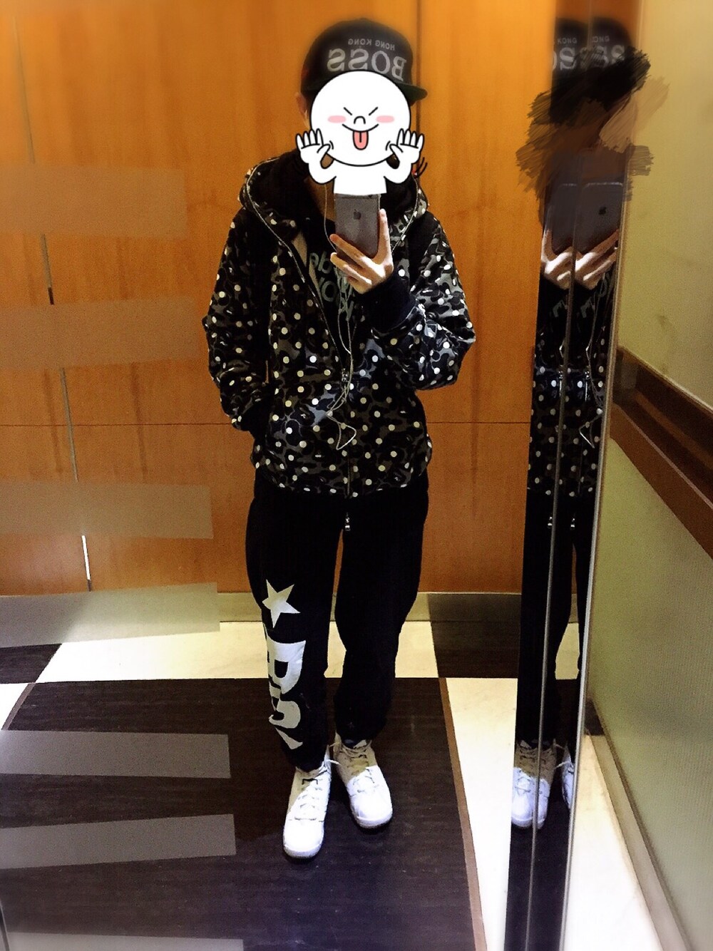 「Bape、BOY LONDON、ssur、AIR JORDAN、MUJI」｜「SSURのアイテム（パーカー、ブラック系）」を使った、KiAoさん（メンズ・165cm）の春コーディネートの1枚目の写真