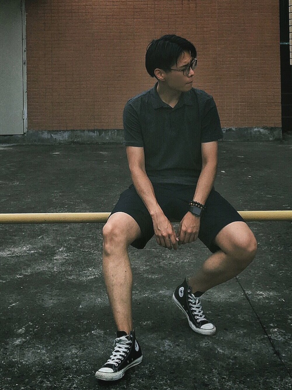 「Everydaywear、STYLE」｜「CONVERSEのアイテム（シューズ、イエロー系）」を使った、MrGaryzhanさん（メンズ・180cm）の夏コーディネートの1枚目の写真
