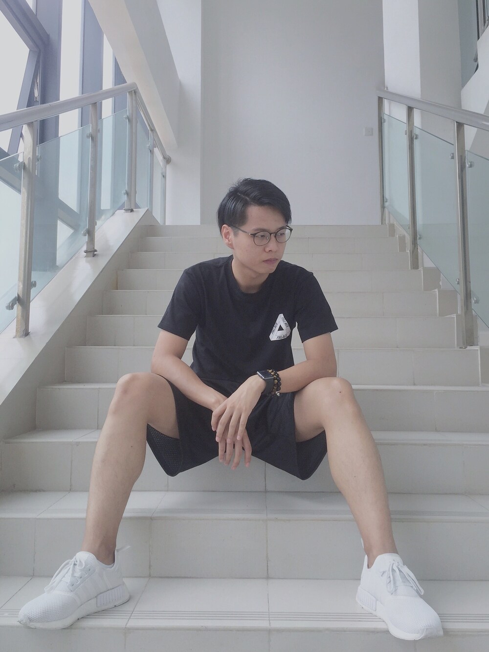 「outfit、Everydaywear、casual、STYLE」｜「PALACEのアイテム（Tシャツ/カットソー、ブラック系）」を使った、MrGaryzhanさん（メンズ・180cm）の夏コーディネートの1枚目の写真