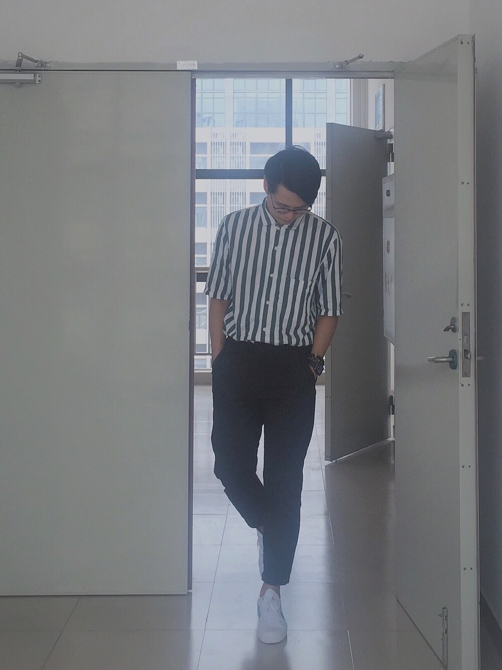 「Everydaywear、STYLE」｜「UNIQLOのアイテム（シャツ/ブラウス、その他）」を使った、MrGaryzhanさん（メンズ・180cm）の夏コーディネートの1枚目の写真