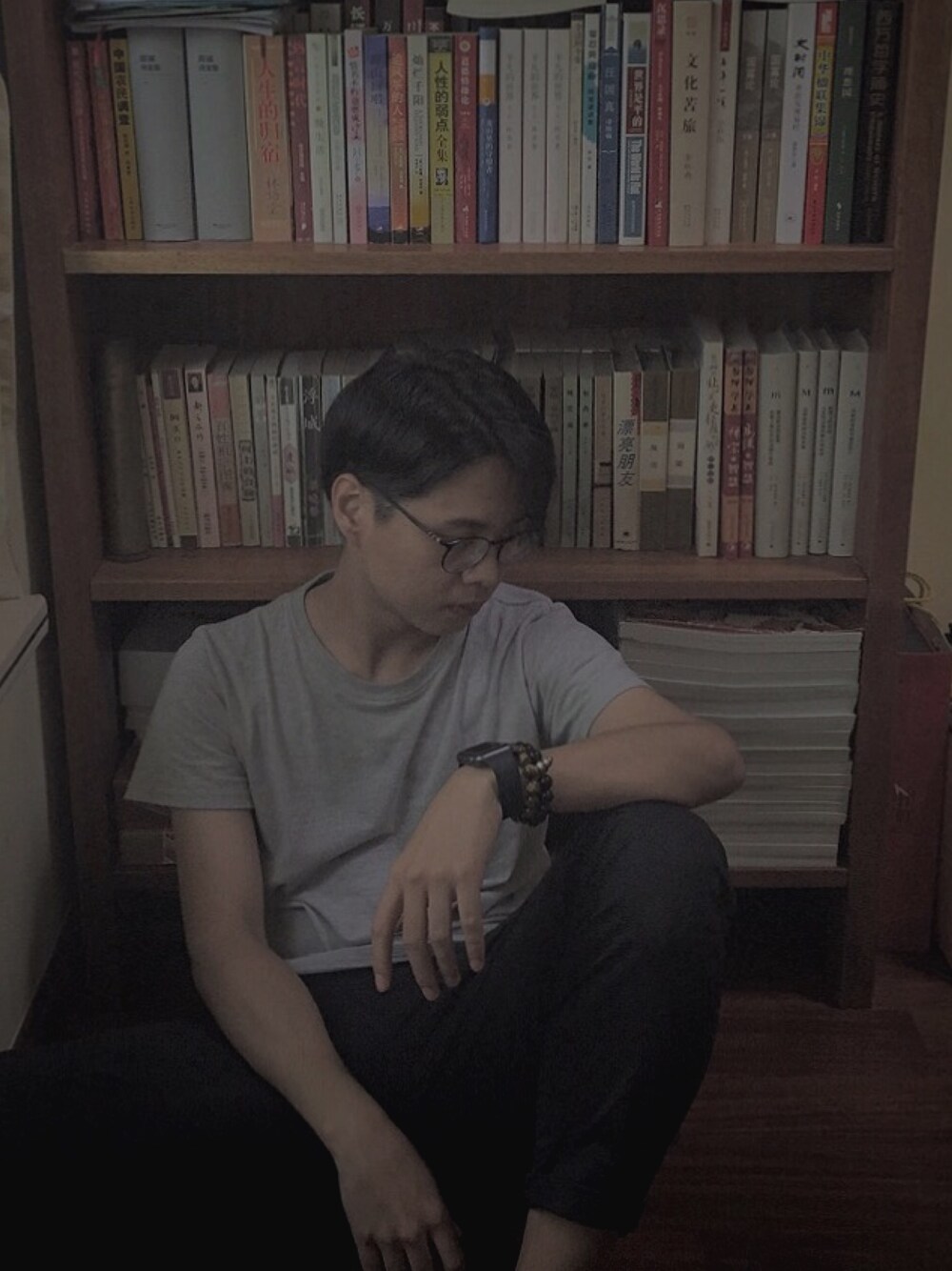 「summer、Everydaywear、STYLE、casual」｜「UNIQLOのアイテム（Tシャツ/カットソー、グレー系）」を使った、MrGaryzhanさん（メンズ・180cm）の夏コーディネートの1枚目の写真