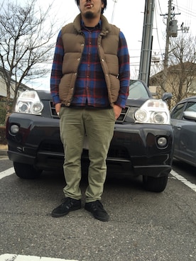 「アイテム（ダウンベスト、ブラウン系）」を使った、showさん（メンズ・173cm）の冬コーディネート