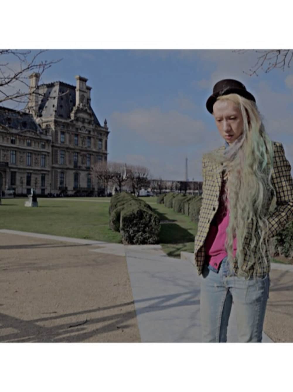 「STYLE、JOHN LAWRENCE SULLIVAN、GAP、jacket 、new york hat、cheap monday、street、hat、PARIS、NIELS PEERAER」｜「Niels Peeraerのアイテム（蝶ネクタイ、ベージュ系）」を使った、chuckle掐口さん（メンズ・172cm）の春コーディネートの1枚目の写真