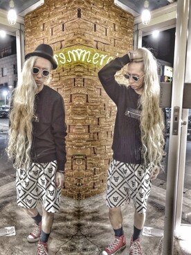 「pushBUTTONのアイテム」を使った、chuckle掐口さん（メンズ・172cm）の春コーディネート