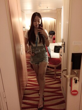 「Lulus（-）のアイテム（オールインワン・サロペット）」を使った、Chunchun Hsuさん（レディース・159cm）の秋コーディネート