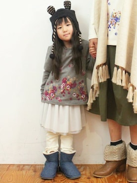 「アイテム（帽子）」を使った、ミラさん（キッズ・101cm）の秋コーディネート