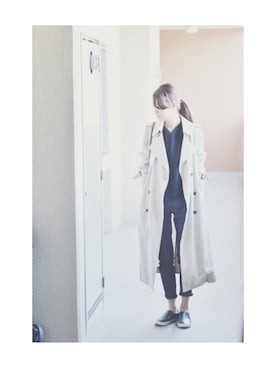 「A.P.C.」｜「アイテム（トレンチコート）」を使った、EAKさん（レディース・168cm）の秋コーディネート