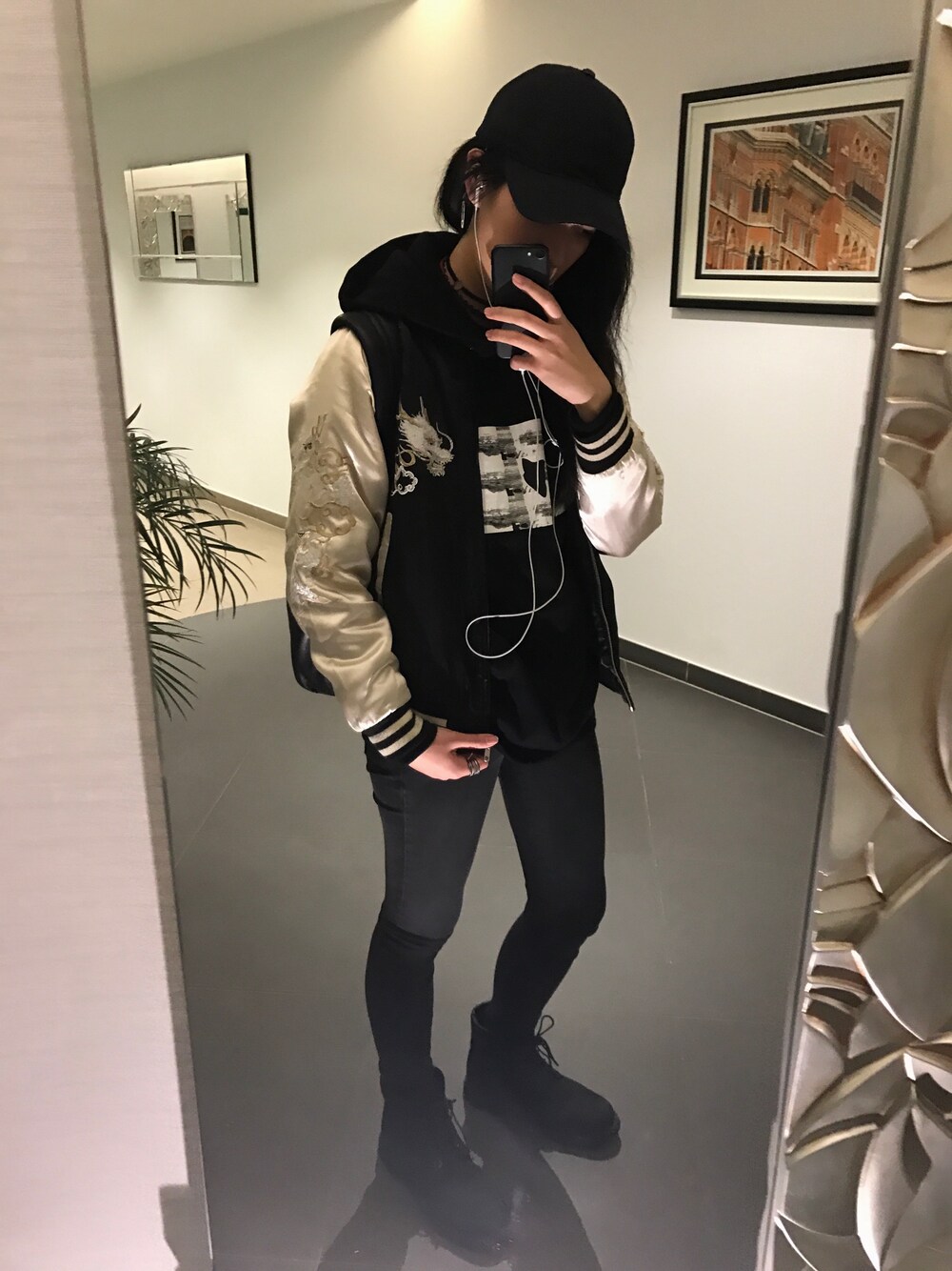 「Timberlandの【Timberland /ティンバーランド】6InPremiumBoot（ブーツ、ブラック系）」を使った、misheさん（レディース・169cm）の秋コーディネートの1枚目の写真