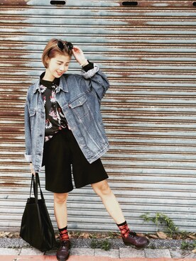 「Levi's（リーバイス）のアイテム（フォーマルスーツ/小物）」を使った、劉孟雰さん（レディース・165cm）の秋コーディネート