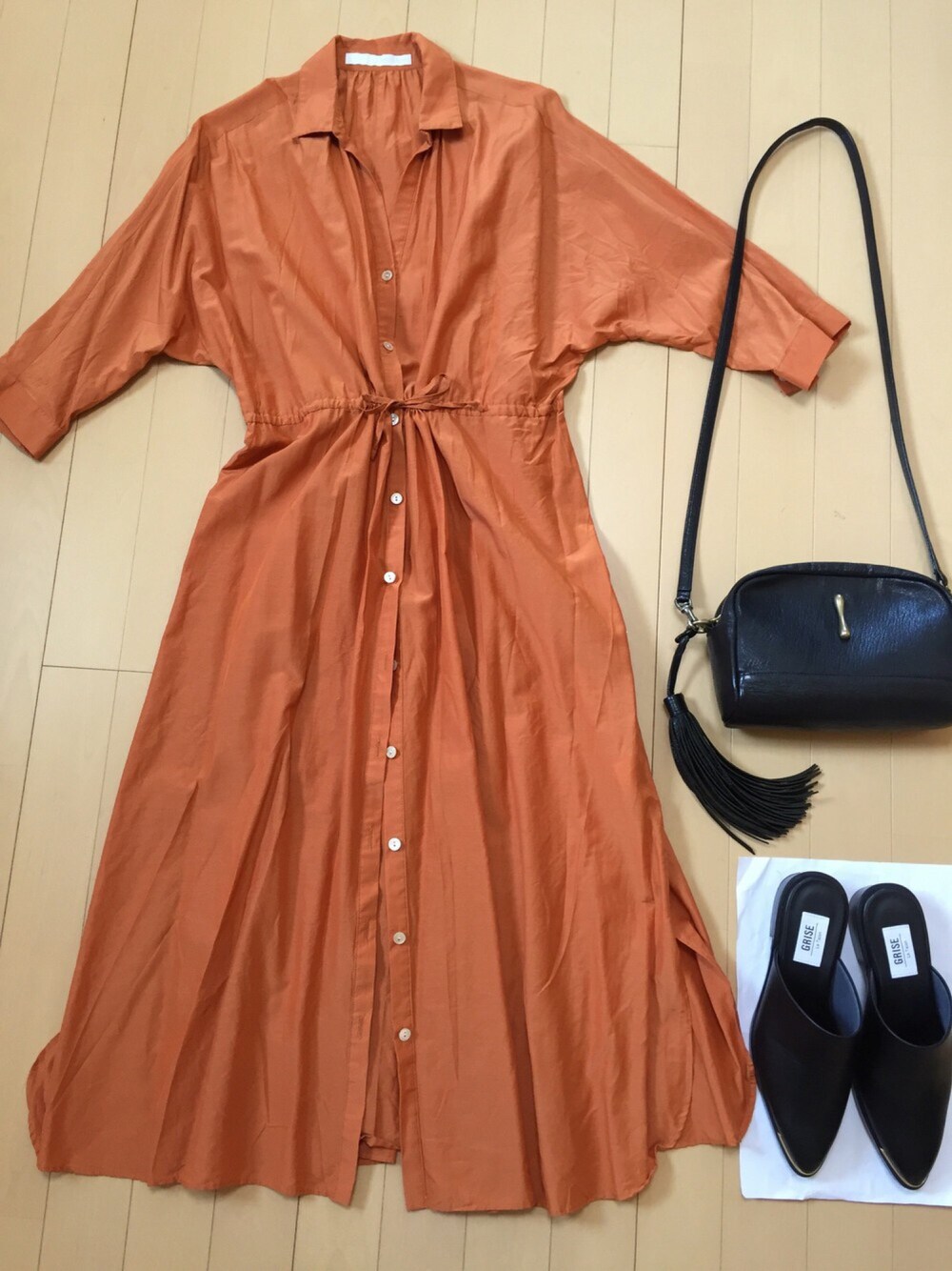 「スピック＆スパン、シャツワンピ、ルタロン(Le Talon)、TOFF & LOADSTONE」｜「Spick & Spanのアイテム（シャツワンピース、オレンジ系）」を使った、りんりんりんさん（レディース・160cm）の夏コーディネートの1枚目の写真