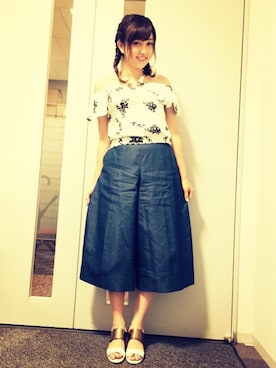 「Marblee（マー ブリー）のアイテム（トップス）」を使った、菊地亜美さん（レディース・164cm）の夏コーディネート