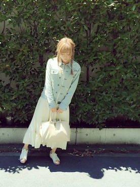 「rag & bone（ラグアンドボーン）のアイテム（デニムジャケット）」を使った、菊地亜美さん（レディース・164cm）の春コーディネート