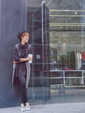 「Reina（-）のアイテム（シャツ/ブラウス、ブラック系）」を使った、Yolanda阿宝小姐さん（レディース・165cm）の秋コーディネート