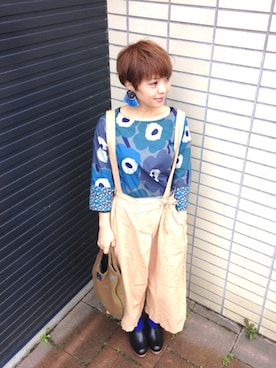 「カフェ」｜「アイテム（サロペット/オーバーオール）」を使った、Kayさん（レディース・153cm）の春コーディネート