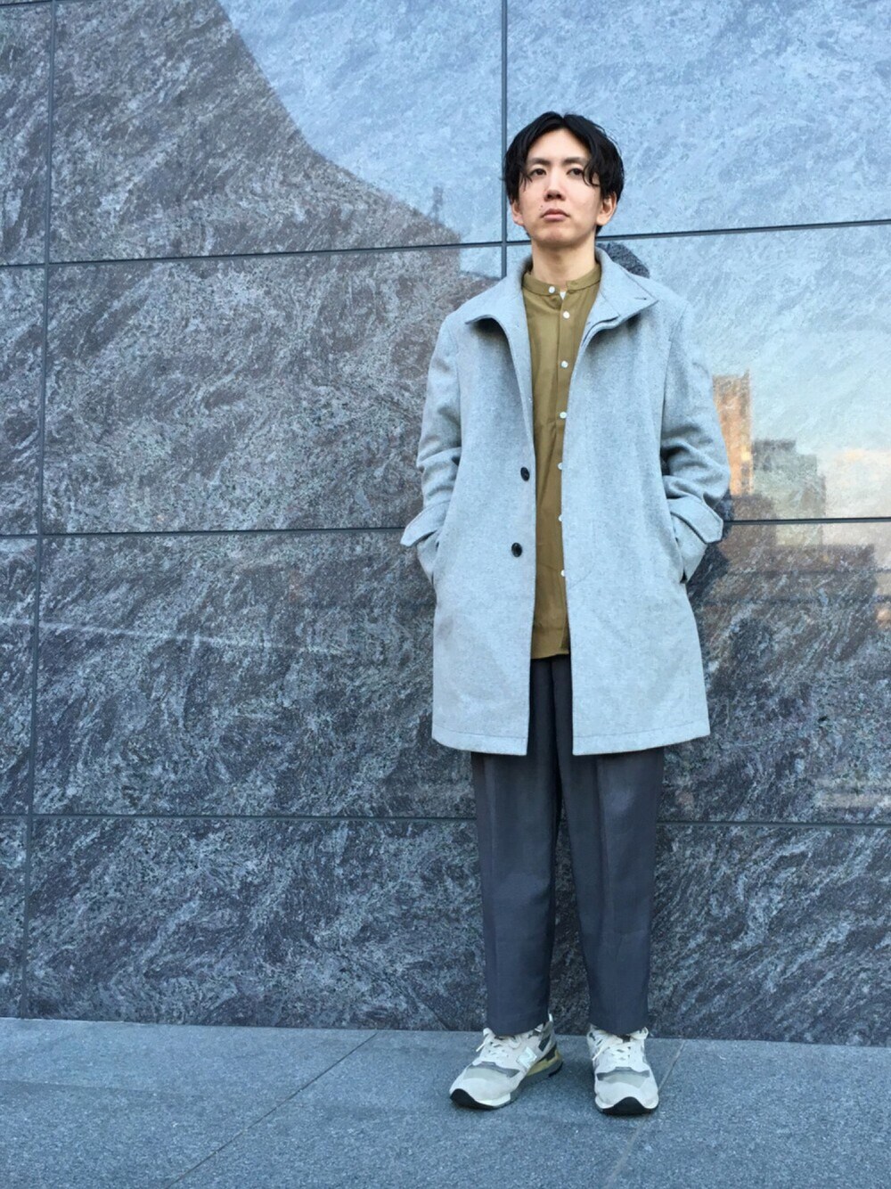 「Junred、New Balance、コート、スタンドカラー、バンドカラー、ワイドパンツ」｜「JUNREDのメルトンスタンドコート（その他アウター、グレー系）」を使った、tmkさん（メンズ・168cm）の秋コーディネートの1枚目の写真