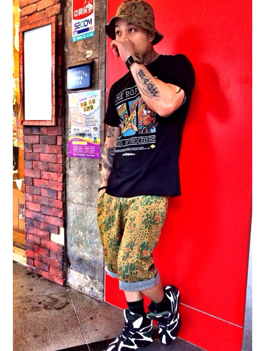「reebok、lesstaiwan、REMIX、NMR、lesscrew」｜「ReebokのReebok（リーボック）カミカゼ 1 ミッド（BASKET BALL）（その他、ホワイト系）」を使った、MJ PMAN さん（メンズ・175cm）の春コーディネートの1枚目の写真