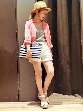 「アイテム（クラッチバッグ、ブルー系）」を使った、yukiさん（レディース・158cm）の夏コーディネート