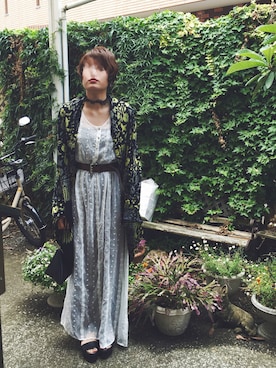 「MONKI（モンキ）のアイテム（クラッチバッグ）」を使った、キョツさん（レディース・165cm）の春コーディネート