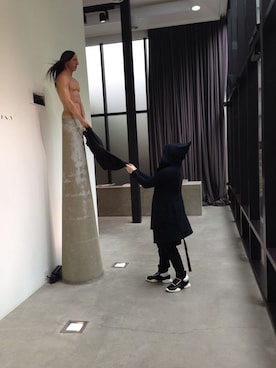 「RICK OWENS」｜「アイテム（モッズコート）」を使った、LEEHO.MAさん（メンズ・174cm）の夏コーディネート
