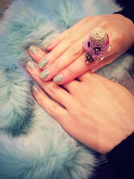 「アイテム（アクセサリー、パープル系）」を使った、IZUMI YUMENOさん（レディース・161cm）の冬コーディネート