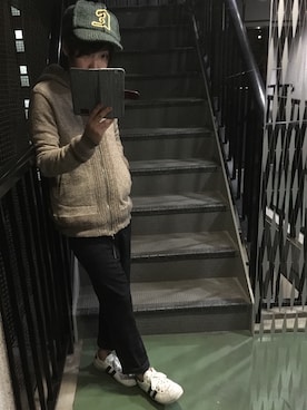 「REMI RELIEF（レミレリーフ）のレミレリーフ（パーカー、ベージュ系）」を使った、クロメさん（メンズ・165cm）の春コーディネート