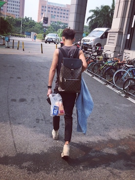 「アイテム（タンクトップ、ブラウン系）」を使った、DXIANGさん（メンズ・174cm）の春コーディネート