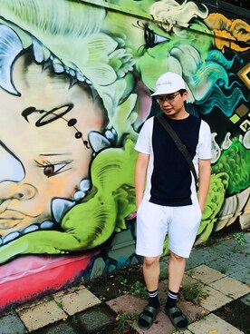 「khaki」｜「アイテム（スウェット）」を使った、JeffCさん（メンズ・180cm）の秋コーディネート