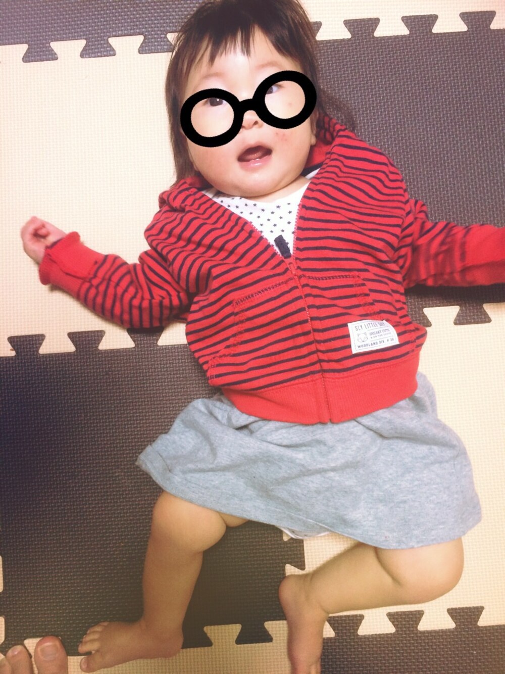 「赤ちゃん、baby、ボーダー、赤、動物モチーフ、星柄、耳つき、くまさん」｜「Carter'sのアイテム（パーカー、レッド系）」を使った、makoさん（キッズ・70cm）の秋コーディネートの1枚目の写真