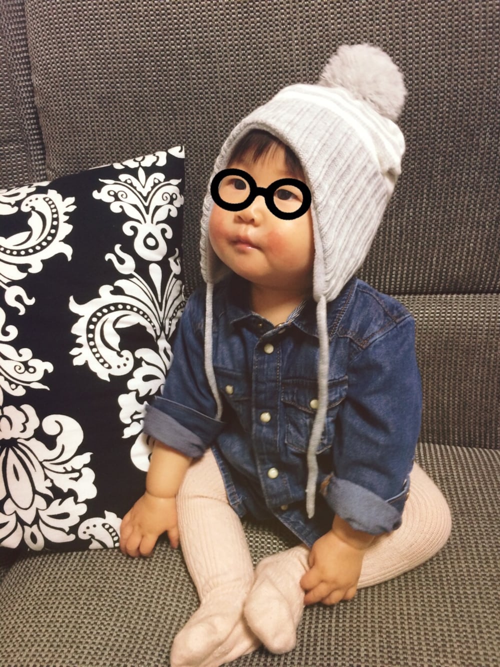 「赤ちゃん、baby、デニムシャツ、ニット帽、くまさん、タイツ」｜「babyGAPのアイテム（タイツ/ストッキング、ピンク系）」を使った、makoさん（キッズ・70cm）の秋コーディネートの1枚目の写真