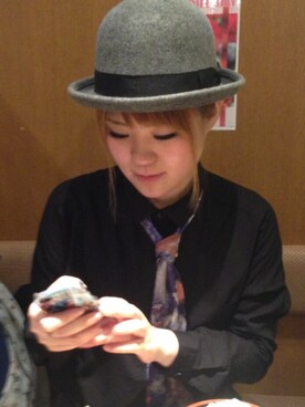 「GU（ジーユー）のアイテム（シャツ/ブラウス、ブラック系）」を使った、maiさん（レディース・163cm）の秋コーディネート