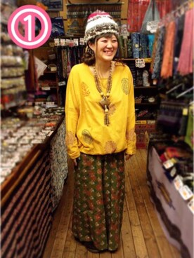 「アジャラのアイテム（Tシャツ/カットソー、イエロー系）」を使った、maiさん（レディース・163cm）の秋コーディネート