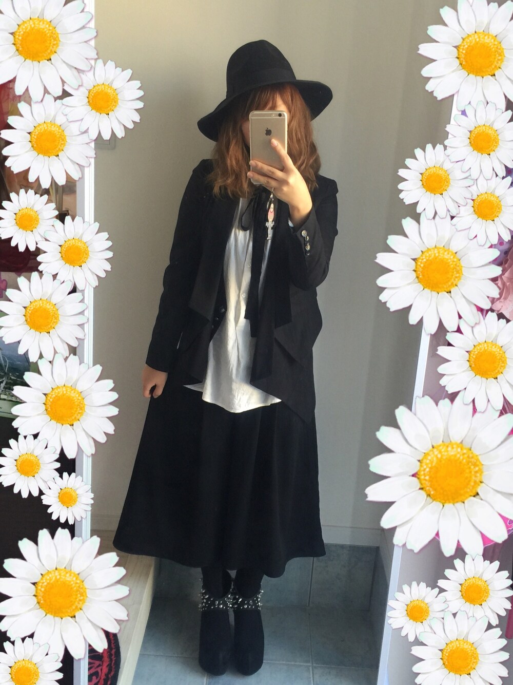 「黒コーデ、レイヤードスタイル、ガウチョパンツ、リボンタイ、ハット、トゲトゲ、ママ、アラサー」｜「LOVE BOATのアイテム（テーラードジャケット、ブラック系）」を使った、りーぬ@おすし。さん（レディース・156cm）の冬コーディネートの1枚目の写真
