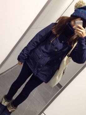 「アイテム（マウンテンパーカー、ブルー系）」を使った、akariさん（レディース・156cm）の冬コーディネート