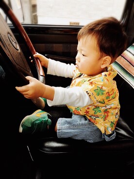 「アロハシャツ」｜「アイテム（サロペット/オーバーオール）」を使った、MUGさん（キッズ・80cm）の春コーディネート